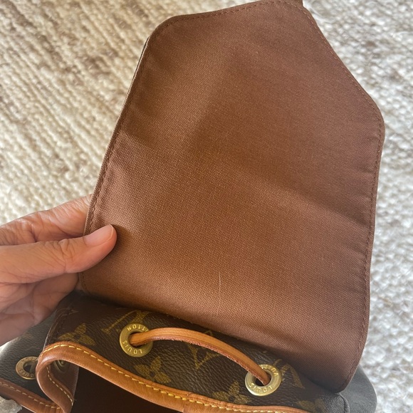 Louis Vuitton Monogram Montsouris MM backpack - Picture 12 of 14